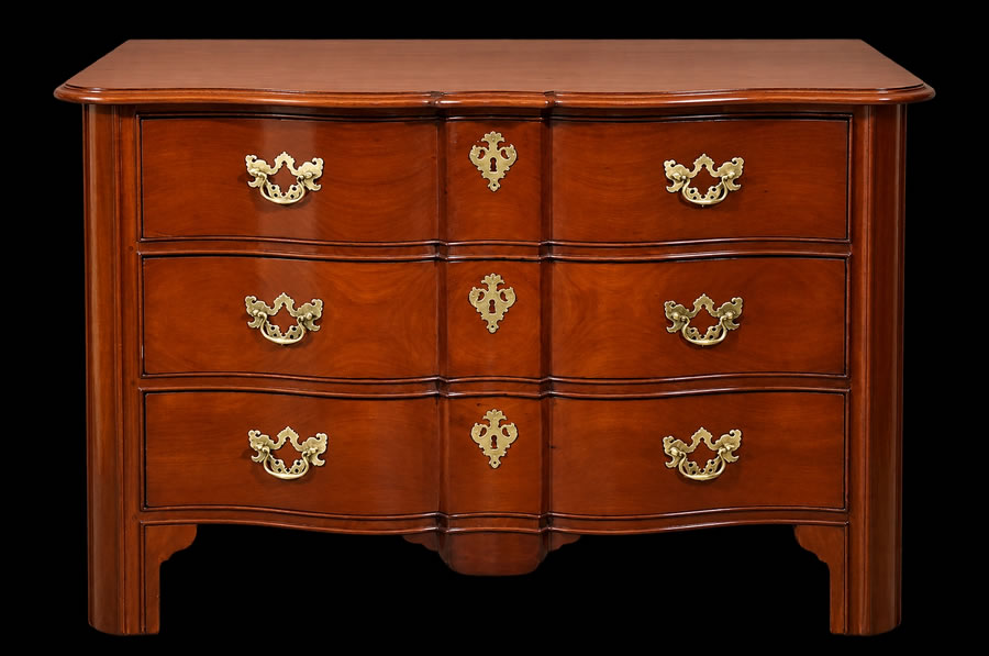 Commode de port  en acajou massif de Boulogne-sur-Mer XVIIIe, de face